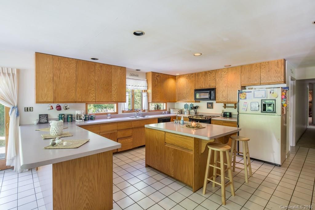 231 Old Powell Road - Photo 5