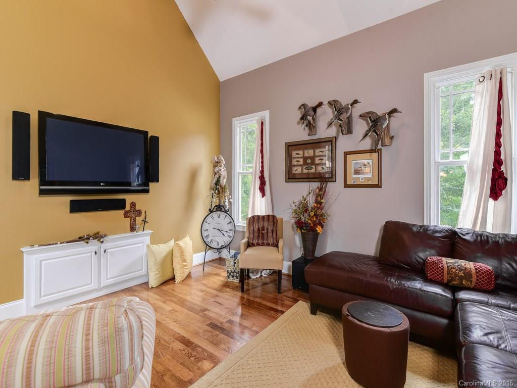 76 King Heights Drive #15 - Photo 12