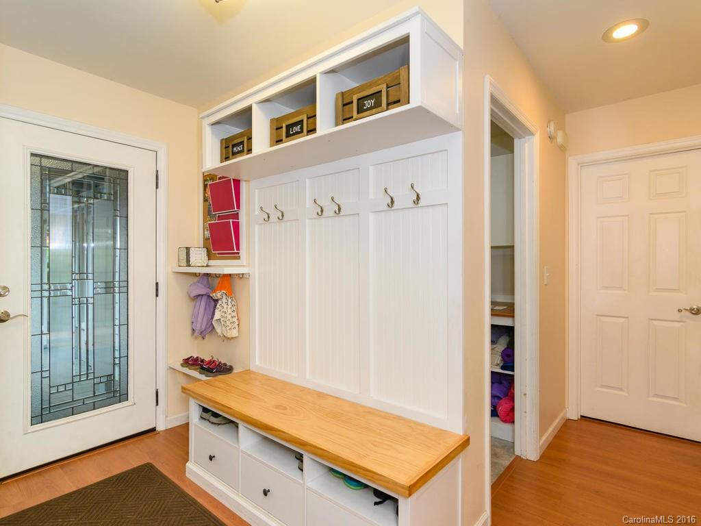 101 Tree Top Drive - Photo 4