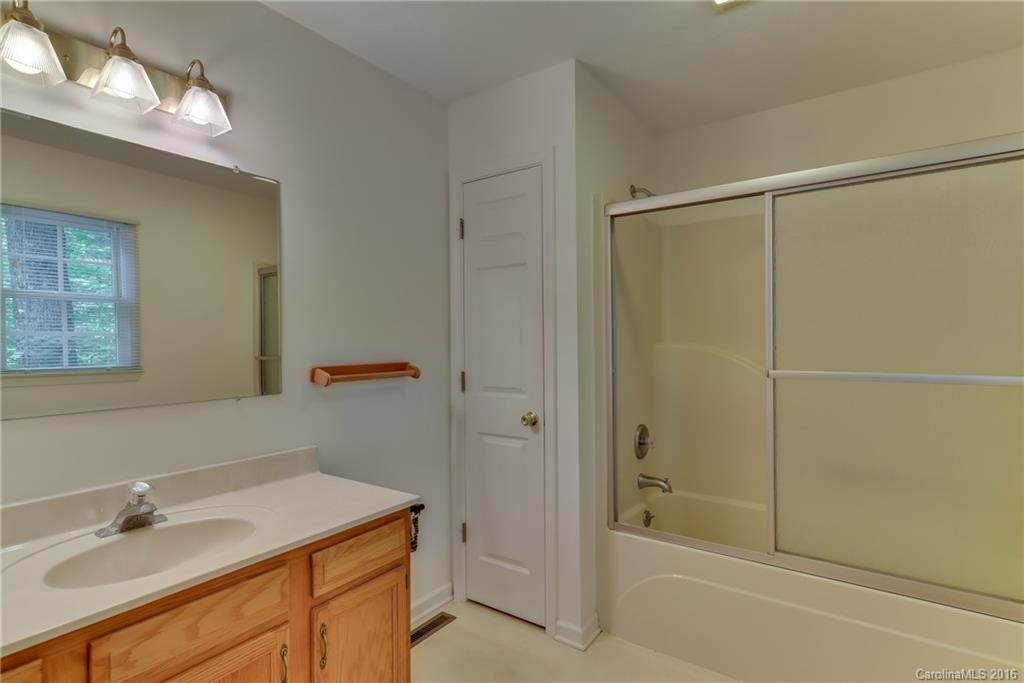 136 Beechwood Drive - Photo 12