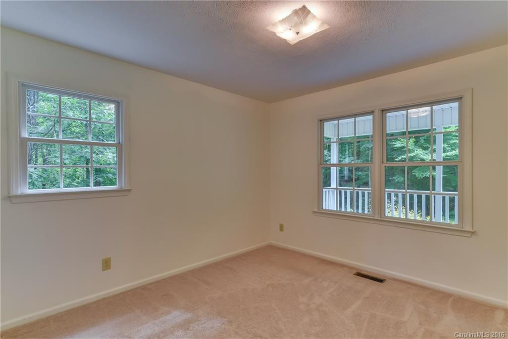 136 Beechwood Drive - Photo 14
