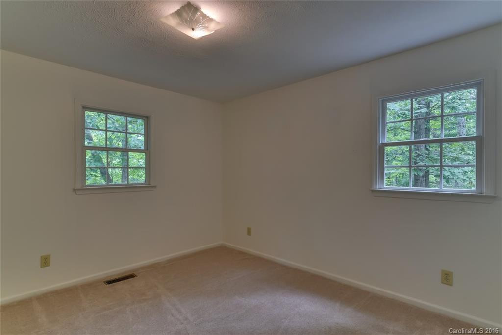 136 Beechwood Drive - Photo 16