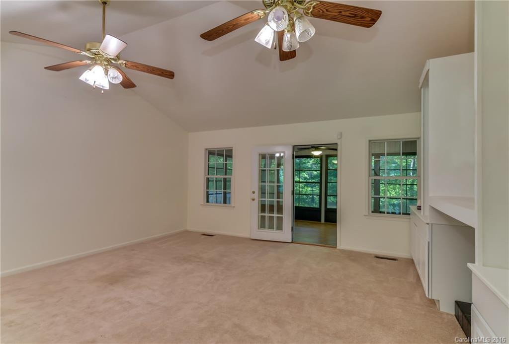 136 Beechwood Drive - Photo 5