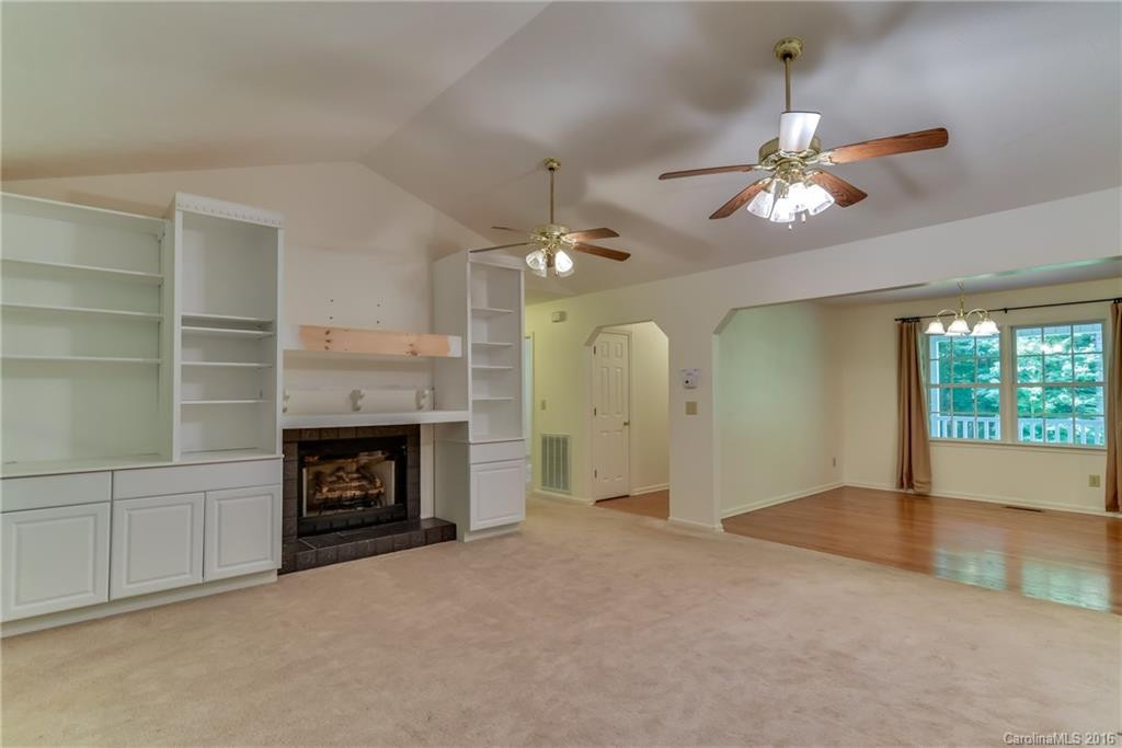 136 Beechwood Drive - Photo 7