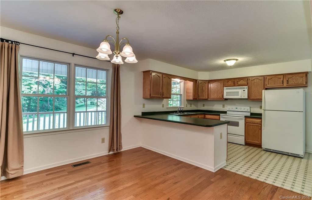 136 Beechwood Drive - Photo 8