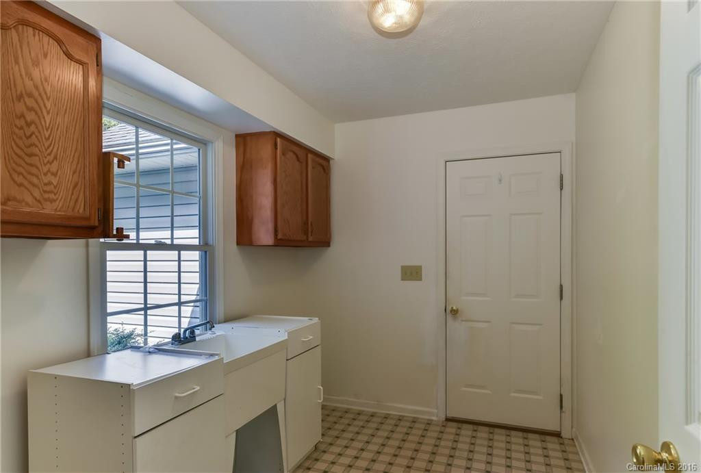 136 Beechwood Drive - Photo 10