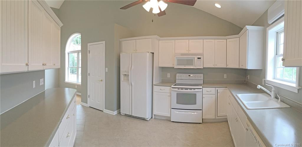 31 Stonebridge Drive - Photo 3
