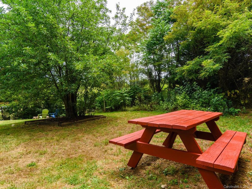 6 Peek Hill - Photo 18