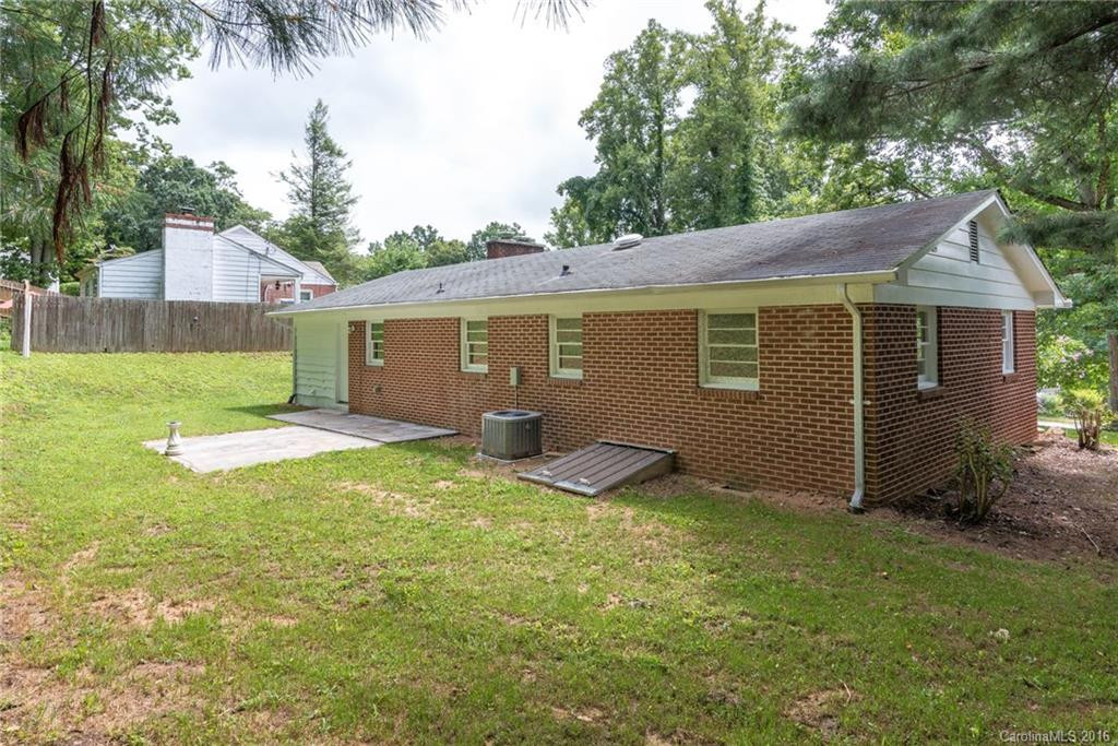 315 Royal Pines Drive - Photo 4