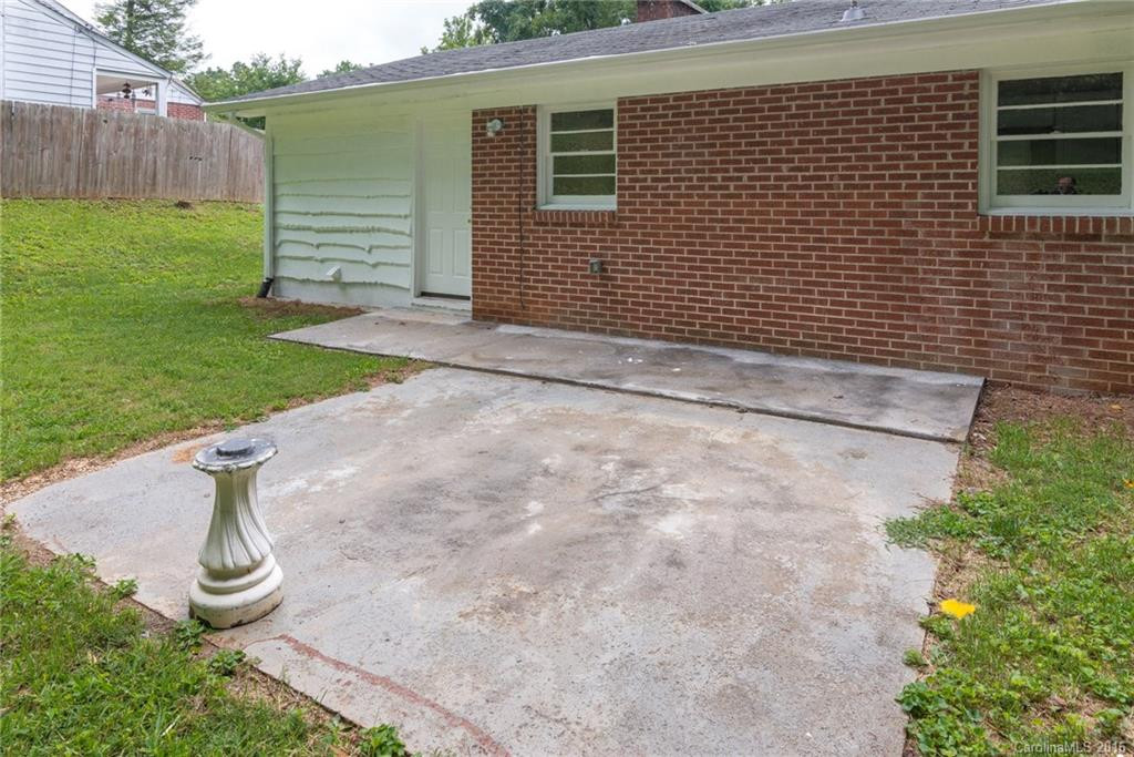 315 Royal Pines Drive - Photo 6