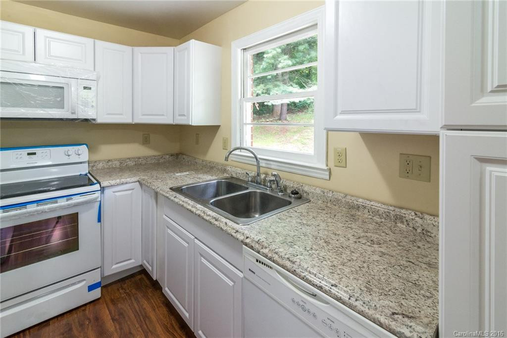 315 Royal Pines Drive - Photo 9