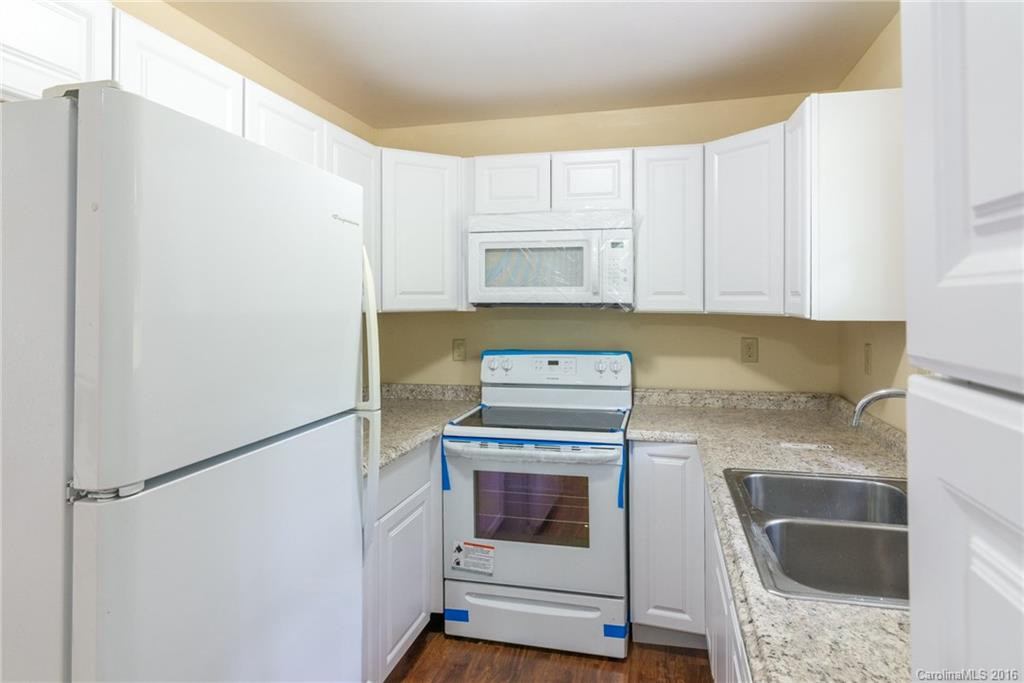 315 Royal Pines Drive - Photo 10