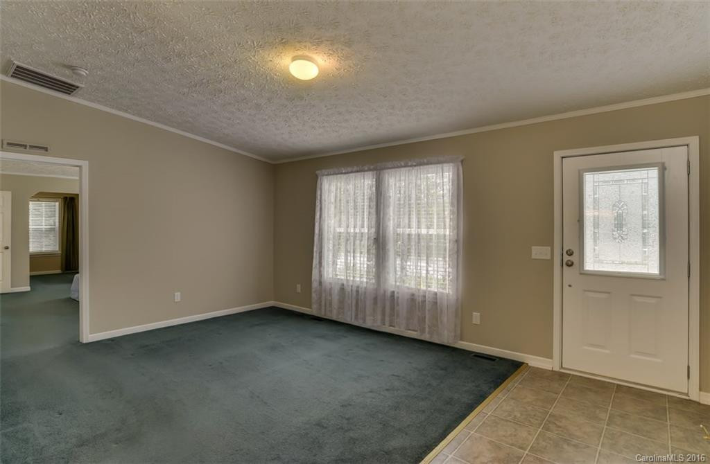 950 Orleans Avenue - Photo 2
