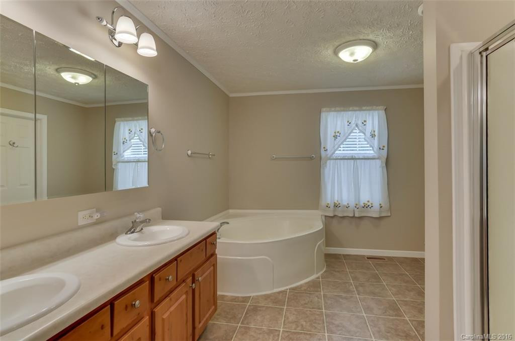 950 Orleans Avenue - Photo 7