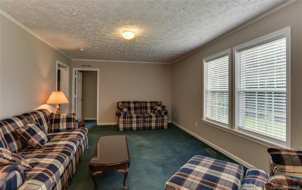 950 Orleans Avenue - Photo 9