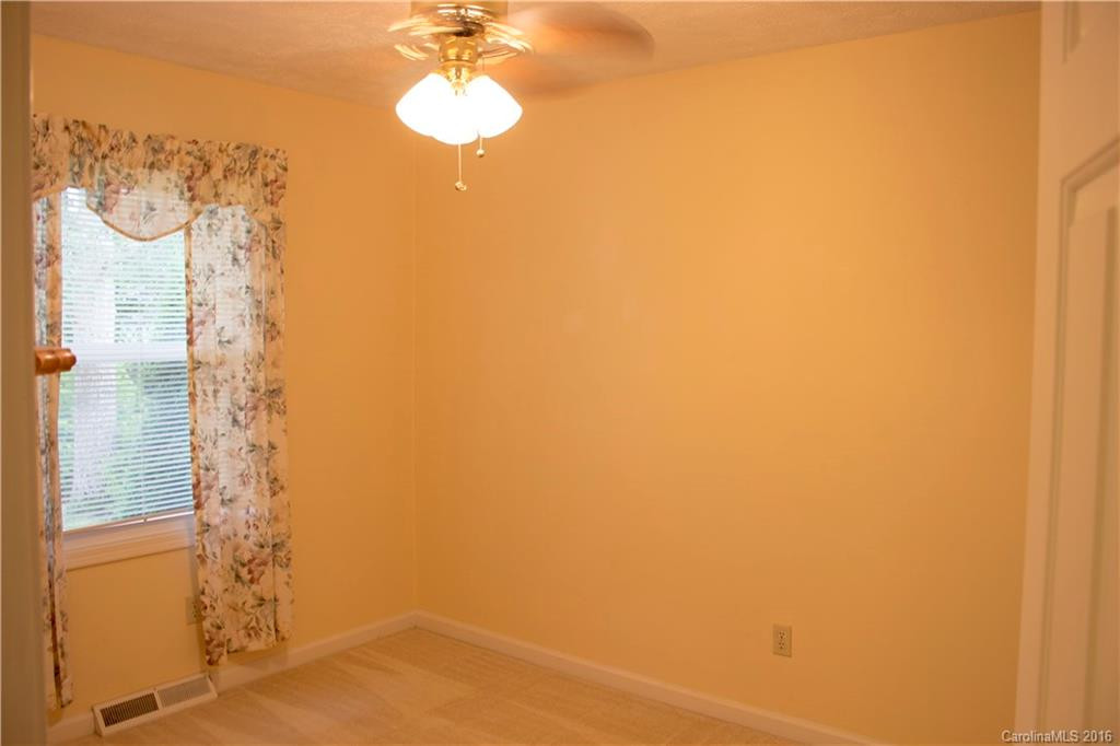13 Meadow Drive - Photo 8