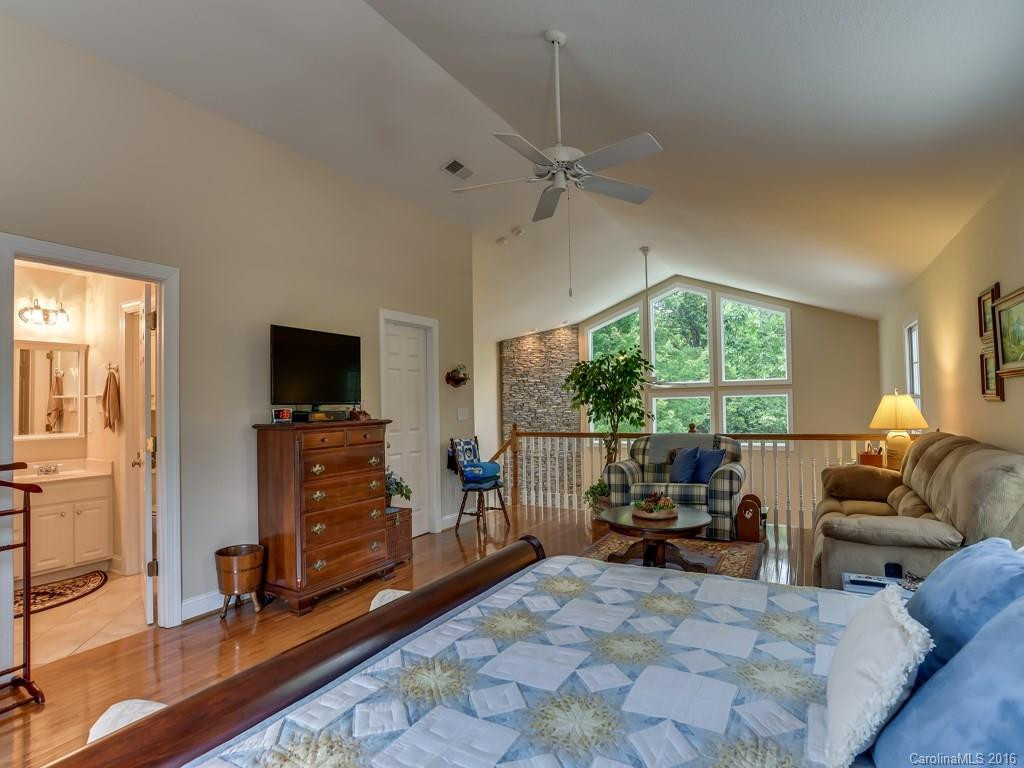 238 Sweetbriar Road - Photo 14