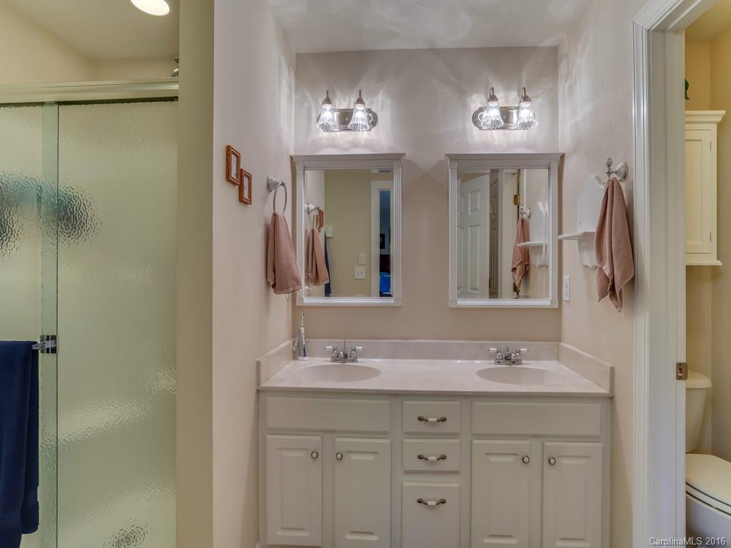 238 Sweetbriar Road - Photo 15
