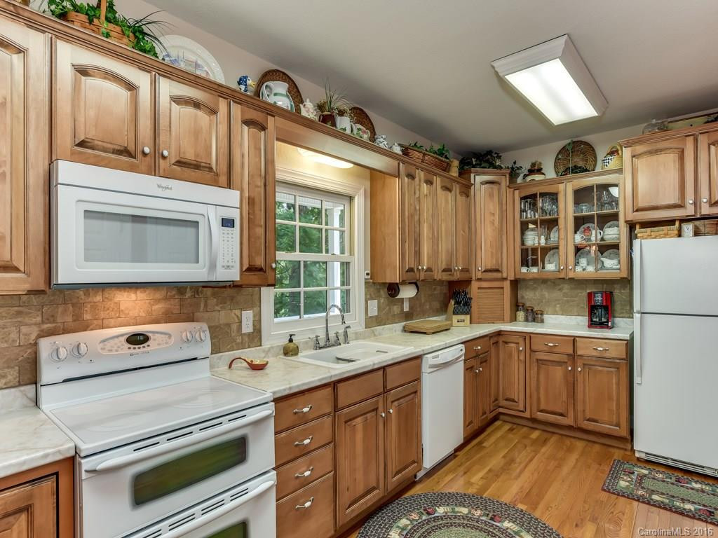 238 Sweetbriar Road - Photo 4