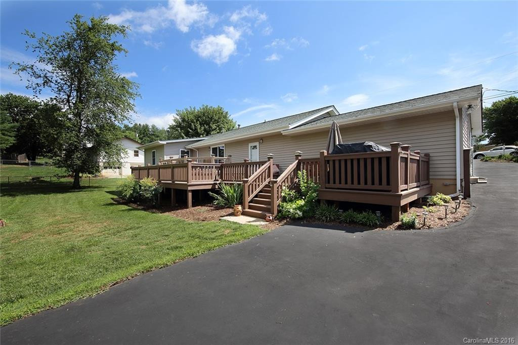 2 Fieldcrest Drive - Photo 2
