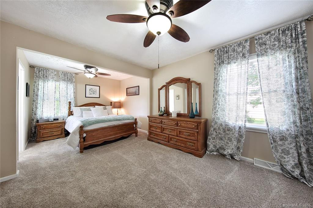 2 Fieldcrest Drive - Photo 9