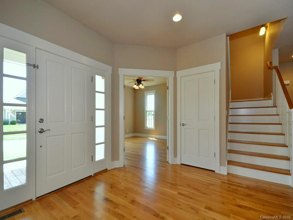182 Hollabrook Parkway - Photo 2
