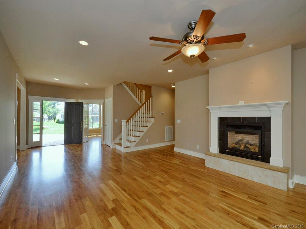 182 Hollabrook Parkway - Photo 4