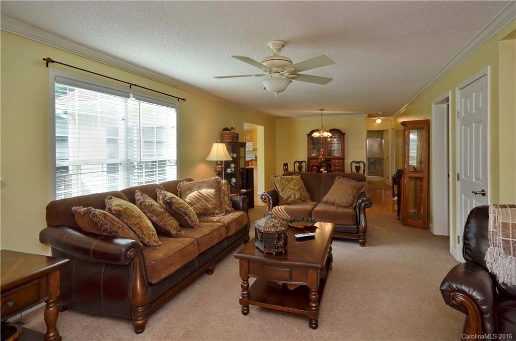 76 Melissa Way - Photo 2
