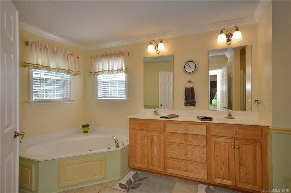 76 Melissa Way - Photo 14