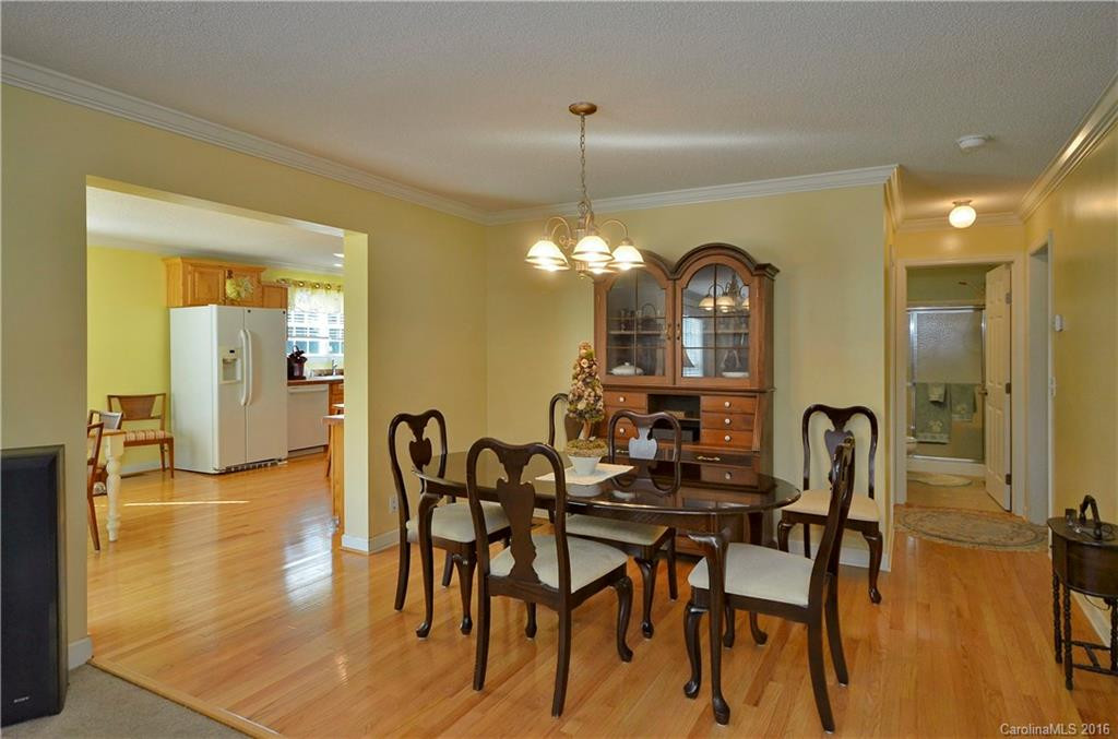 76 Melissa Way - Photo 4