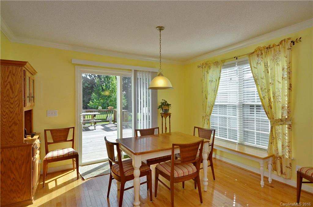 76 Melissa Way - Photo 6