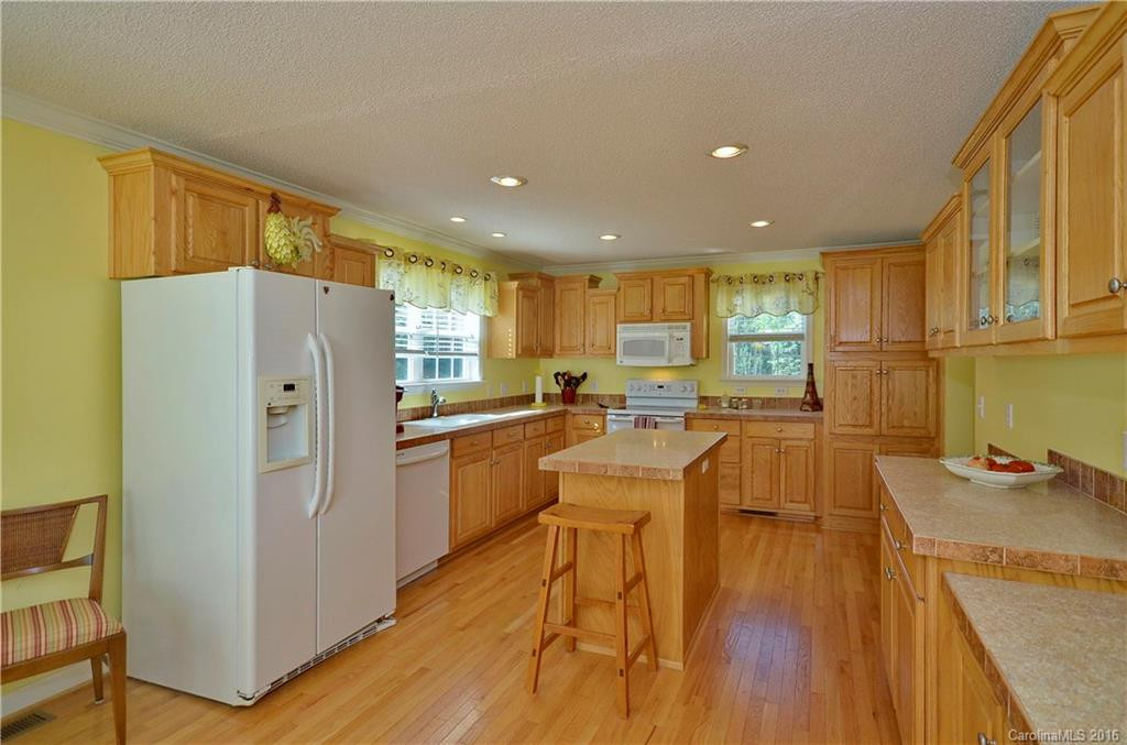76 Melissa Way - Photo 7