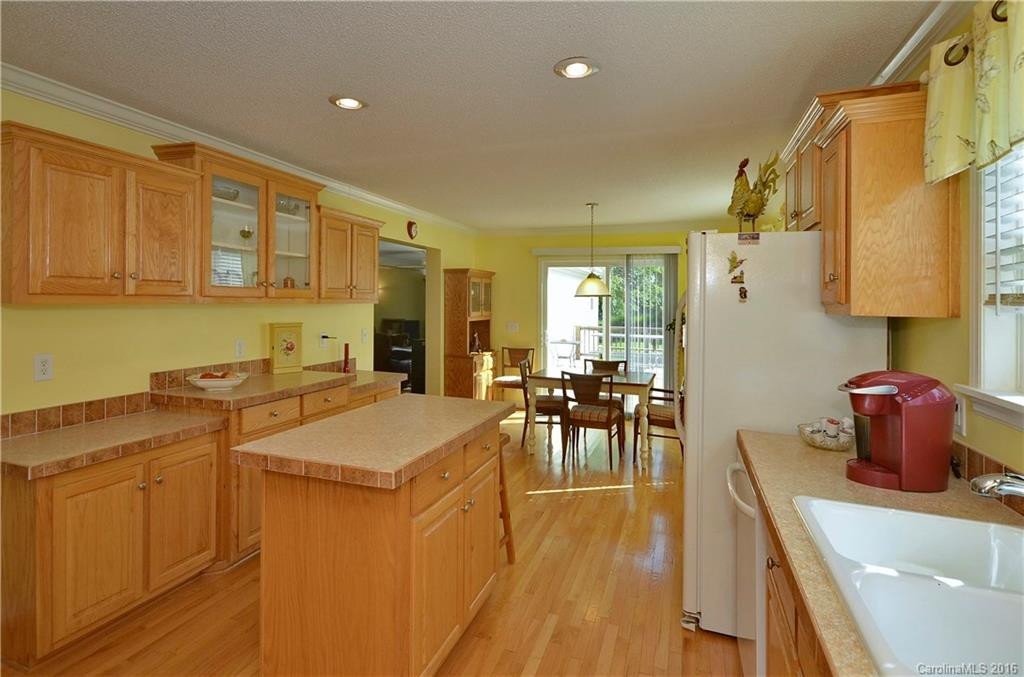 76 Melissa Way - Photo 8