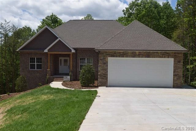 3952 Pineknoll Drive