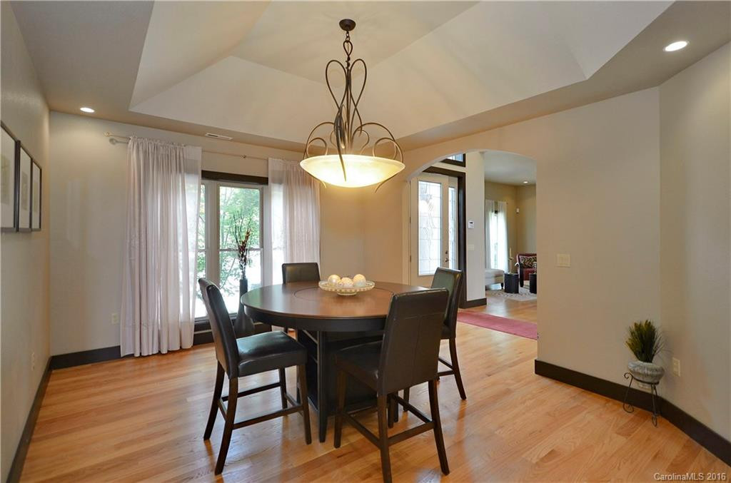 382 Mosa Drive - Photo 3