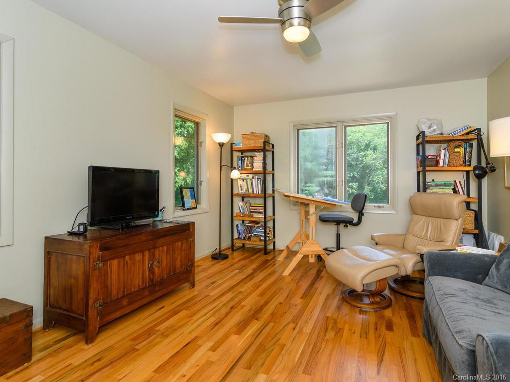 144 Goldfinch Lane #2 - Photo 18