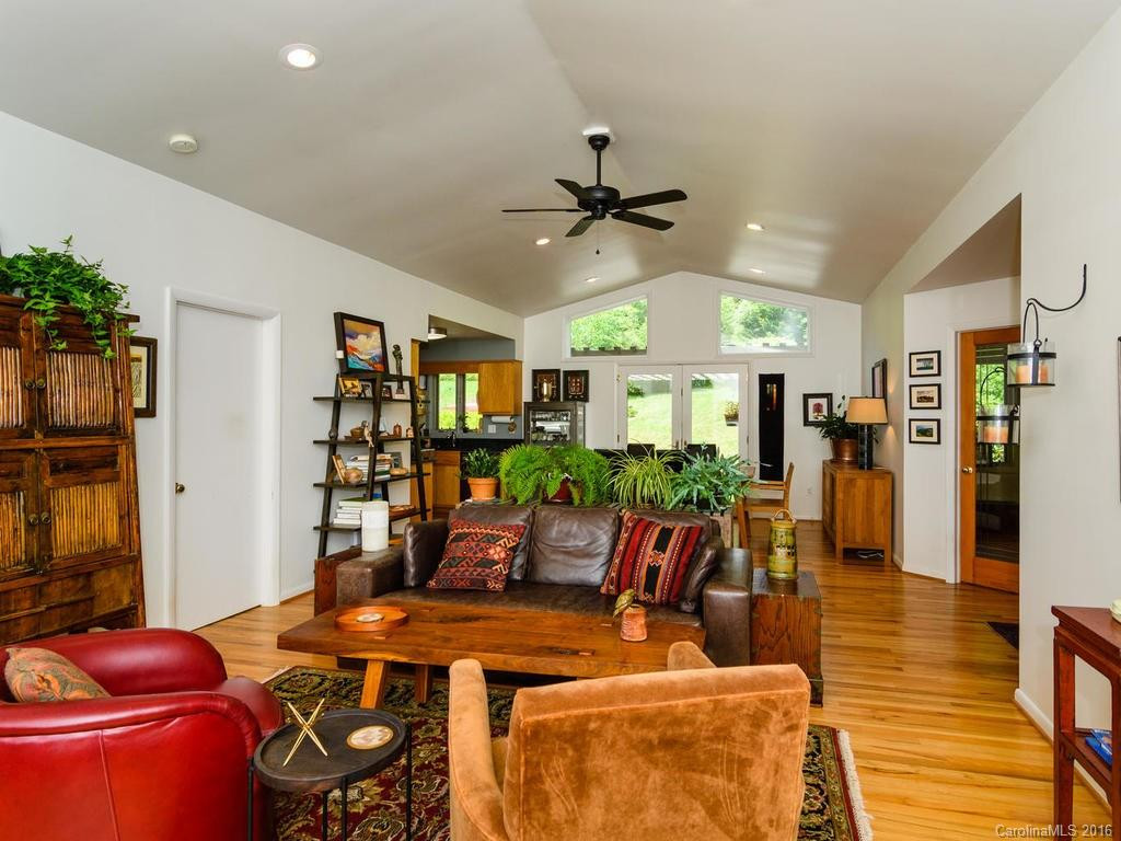 144 Goldfinch Lane #2 - Photo 4