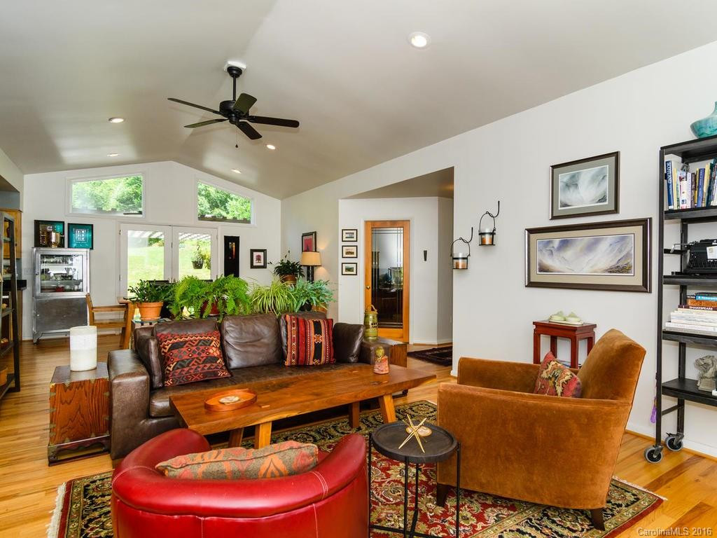 144 Goldfinch Lane #2 - Photo 5
