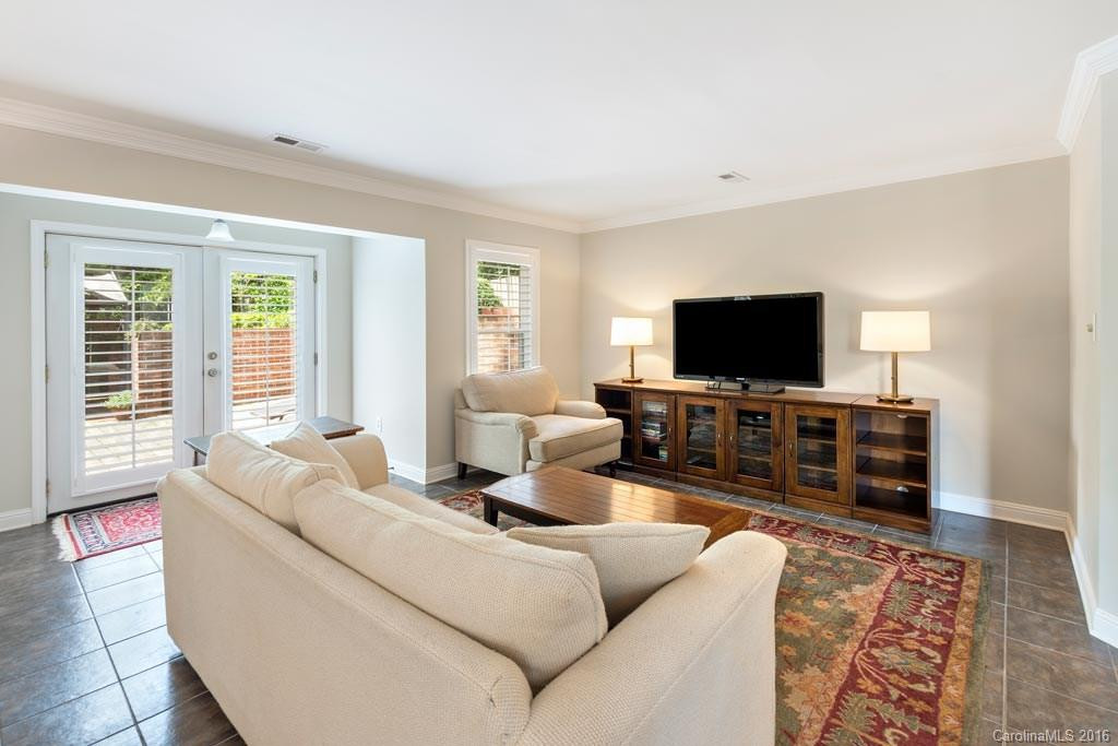 47 Mount Vernon Circle - Photo 8