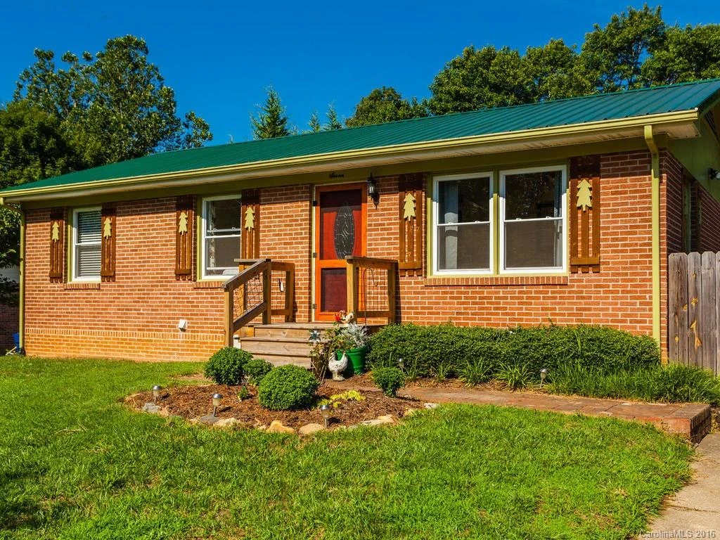 7 Birchwood Lane