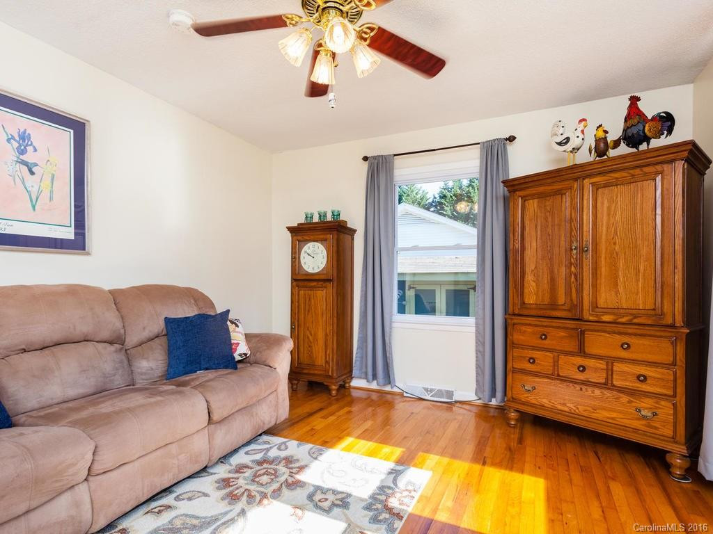 7 Birchwood Lane - Photo 2