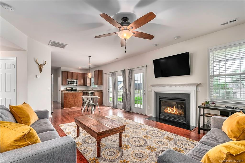 221 New River Drive - Photo 3