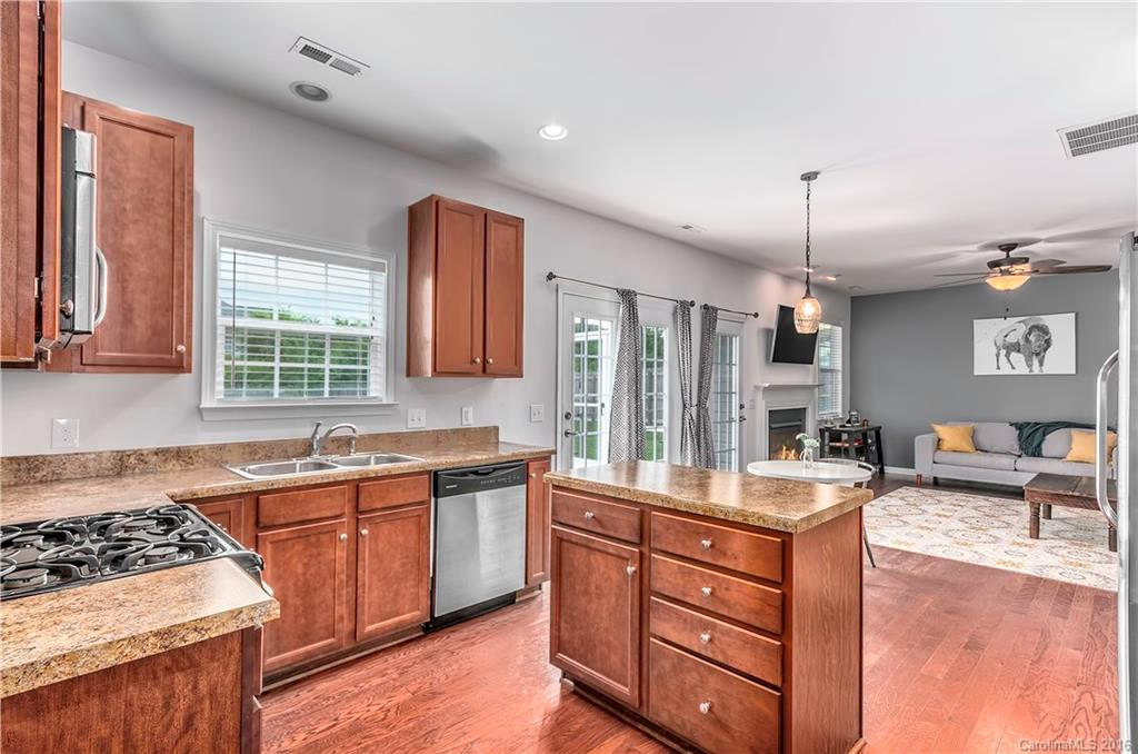 221 New River Drive - Photo 5
