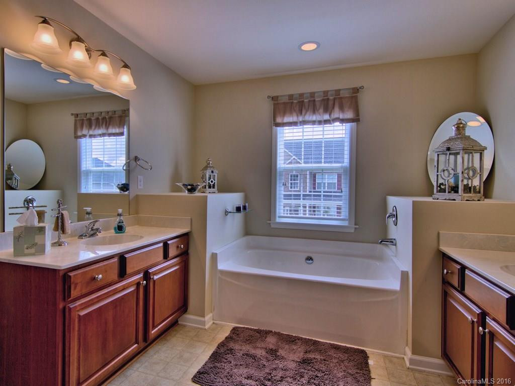 76 Roanoke Road - Photo 18