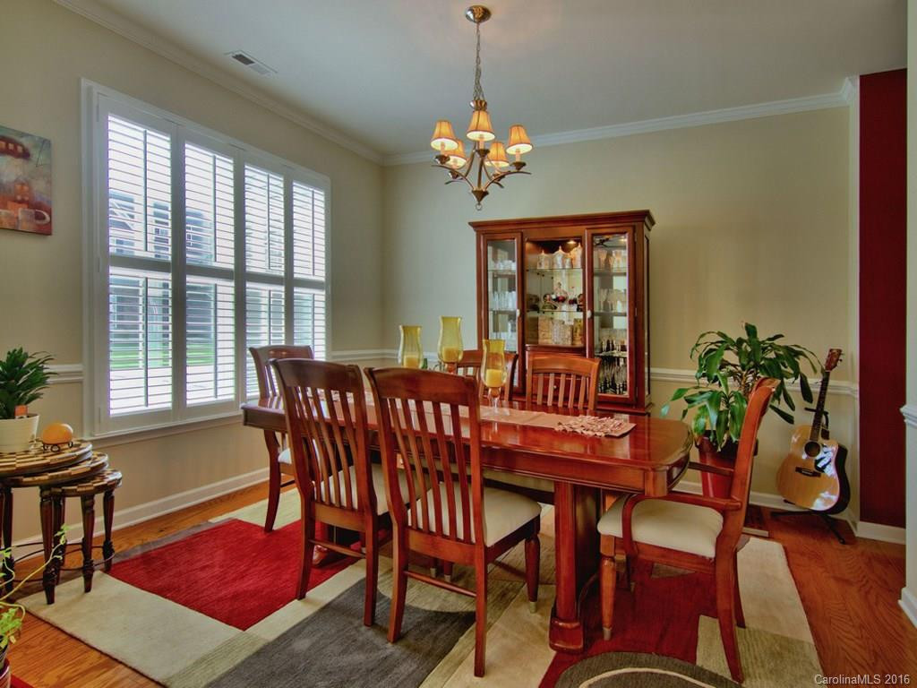76 Roanoke Road - Photo 3