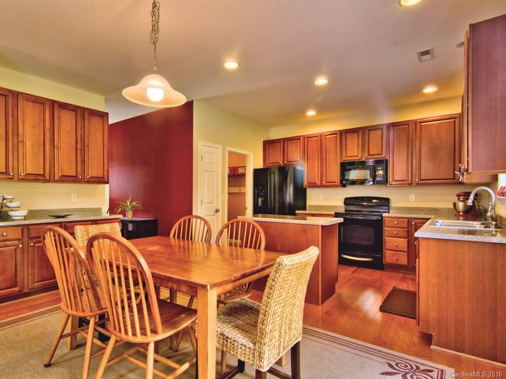 76 Roanoke Road - Photo 7