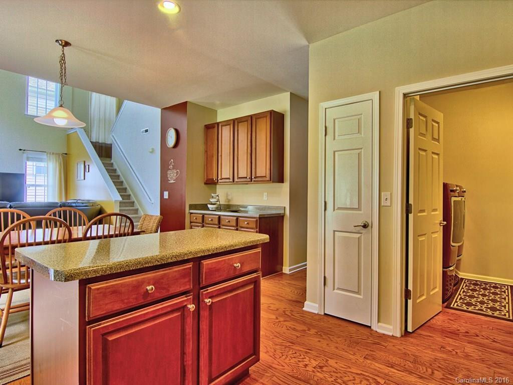 76 Roanoke Road - Photo 9