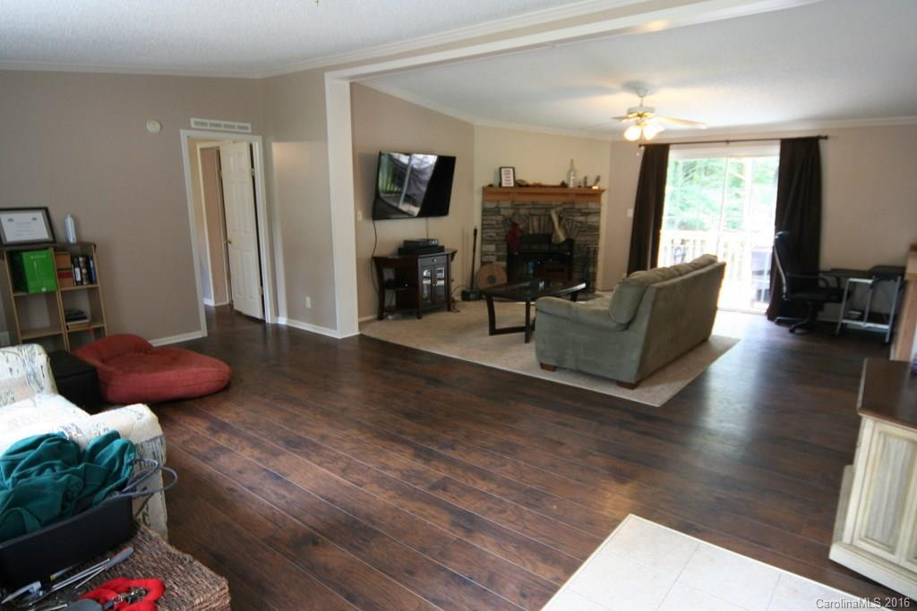 116 Forest Edge Drive - Photo 2