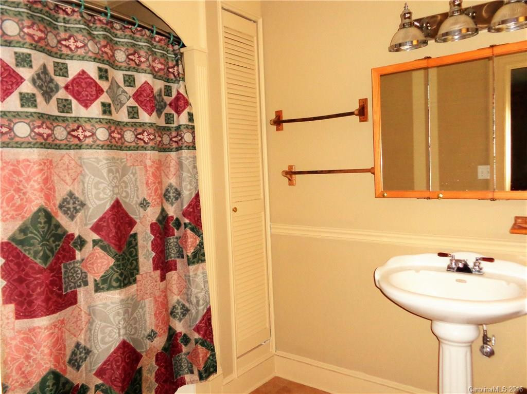 476 Bailey Street - Photo 12