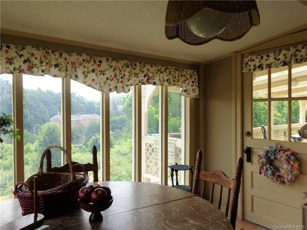 476 Bailey Street - Photo 13
